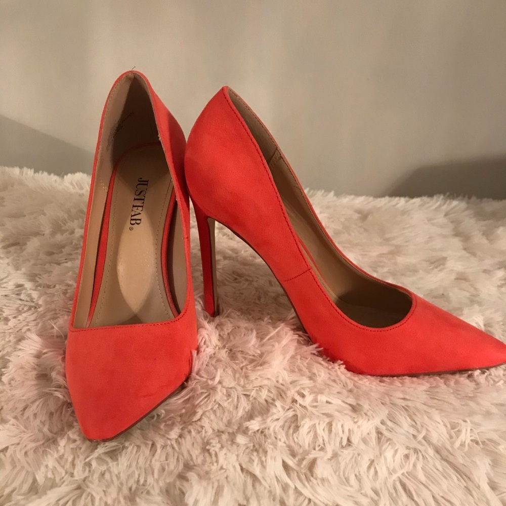 Gorgeous Coral JustFab 4 inch heels
